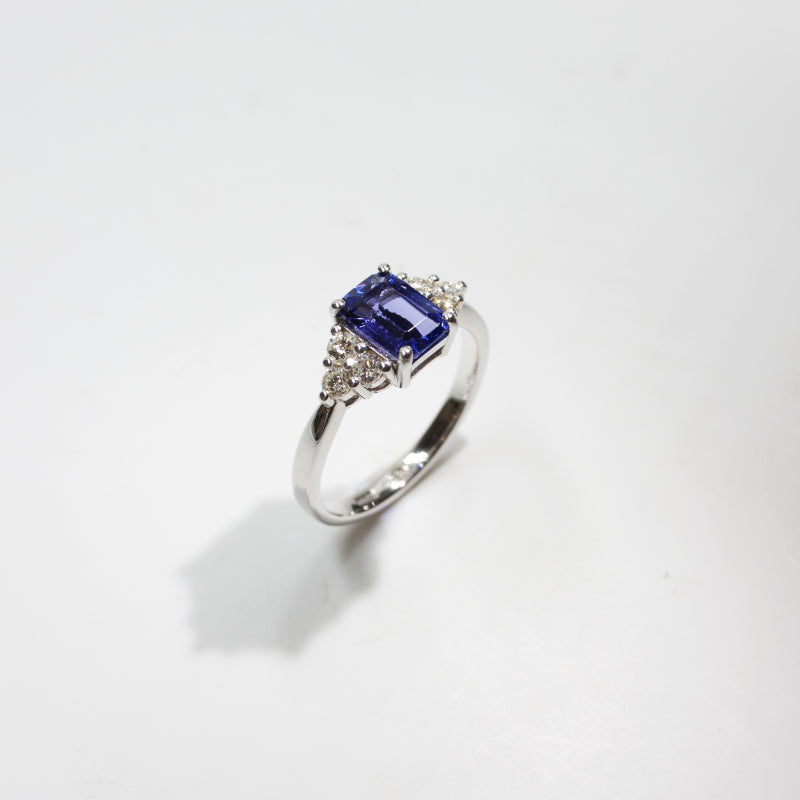 Anello Tanzanite e Diamnti