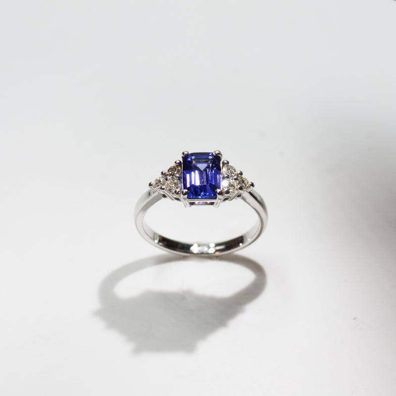 Anello Tanzanite e Diamnti